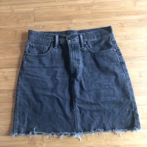 Faded black denim skirt (Levi’s)